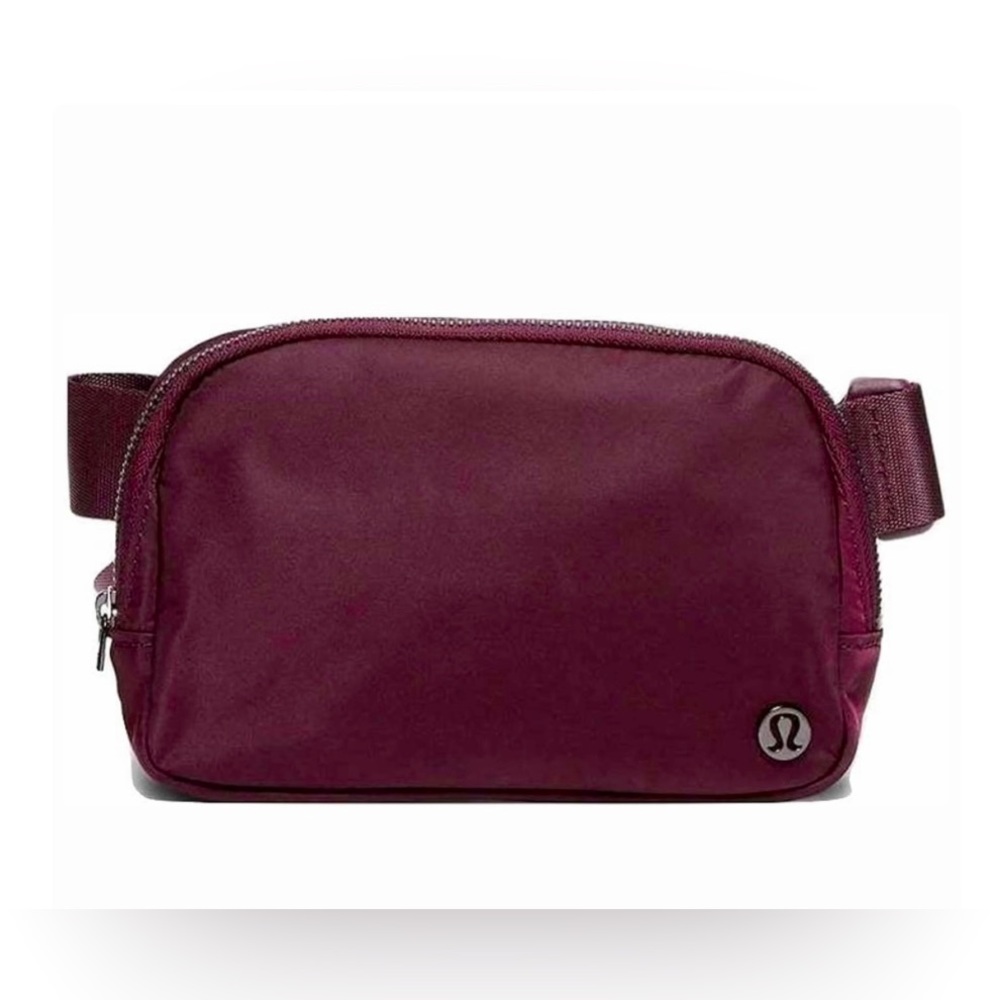 LAST ONE❤️ $28 BRAND NEW LULULEMON EVERYWHERE BELT BAG RED MERLOT